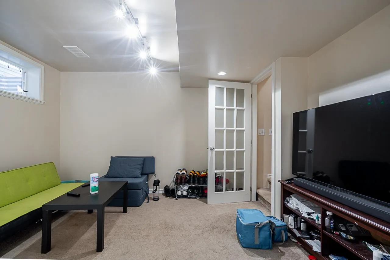 18456 65 Avenue