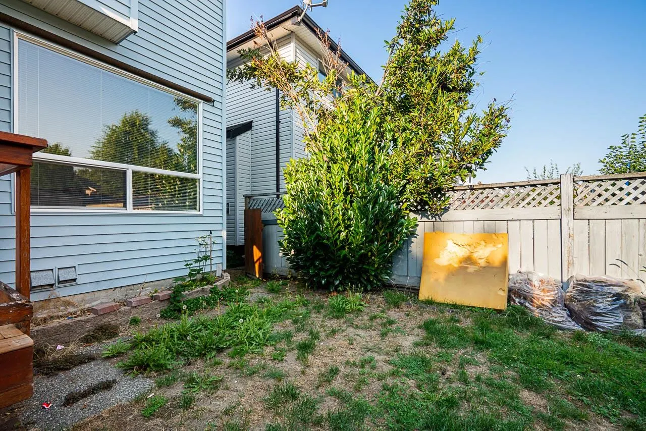 18456 65 Avenue