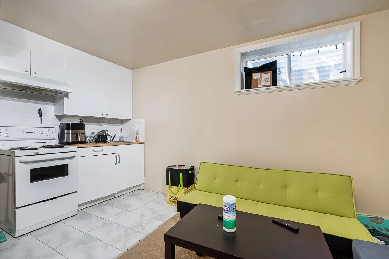 18456 65 Avenue