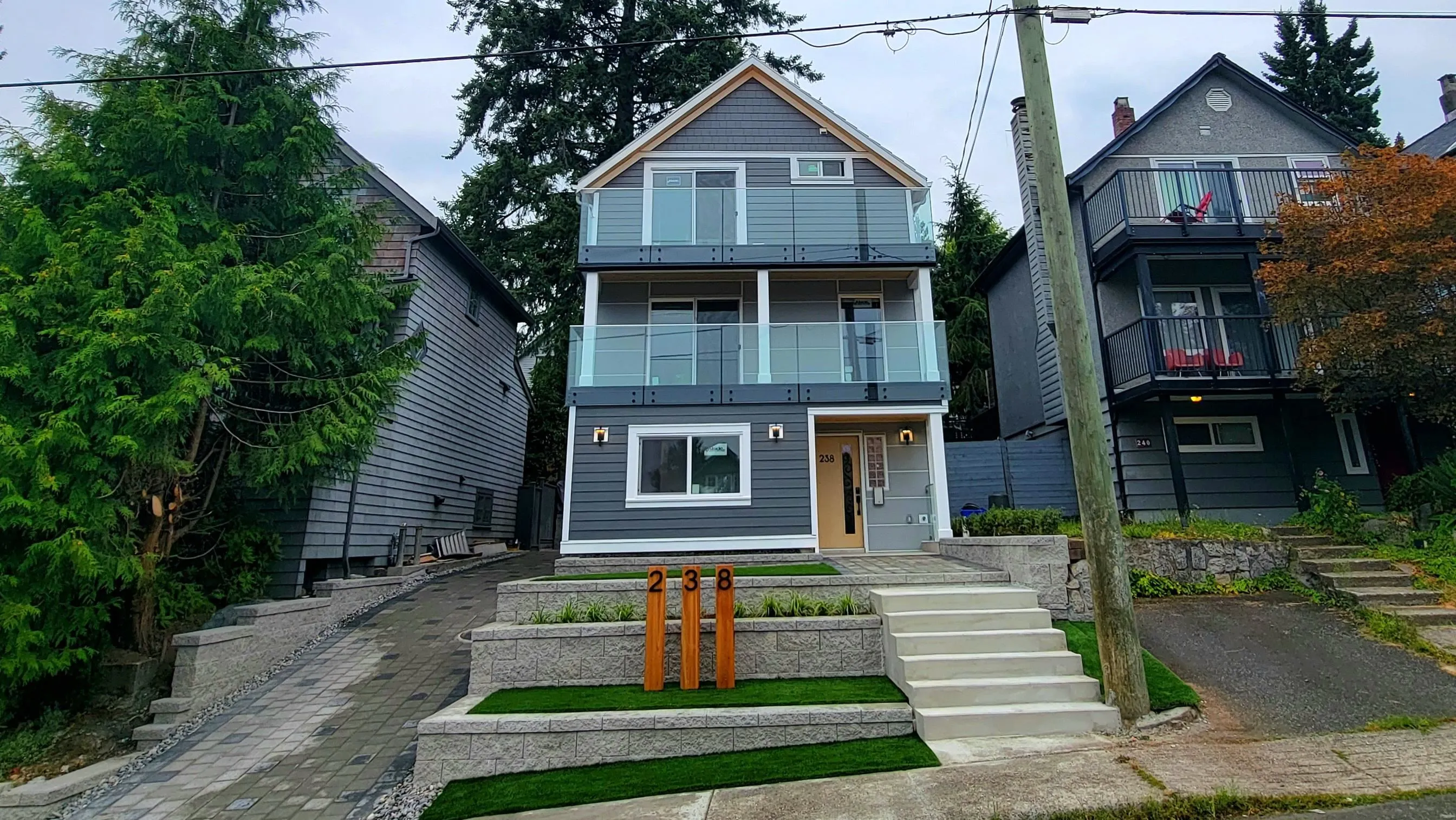 238 E 28th Street