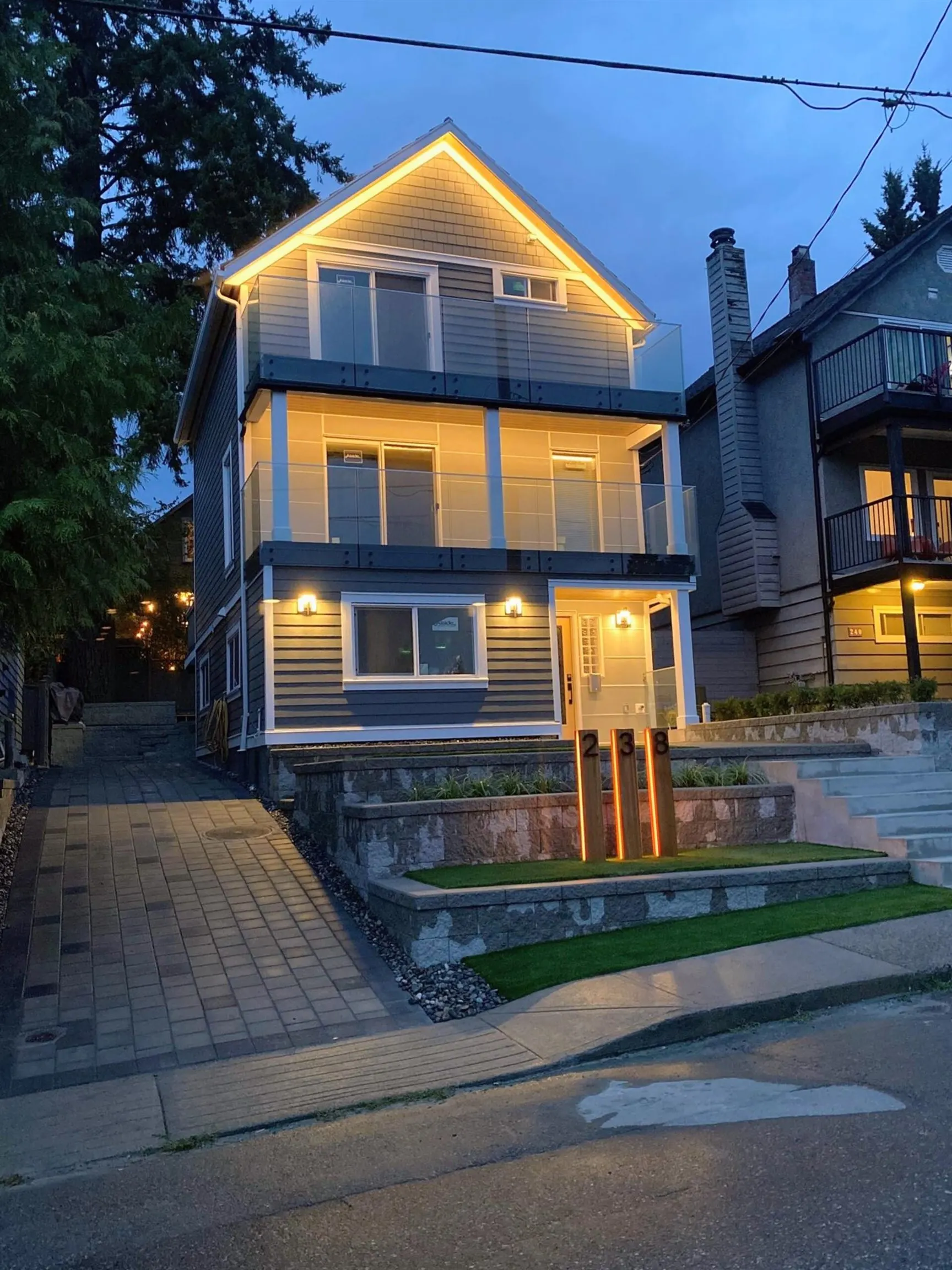 238 E 28th Street