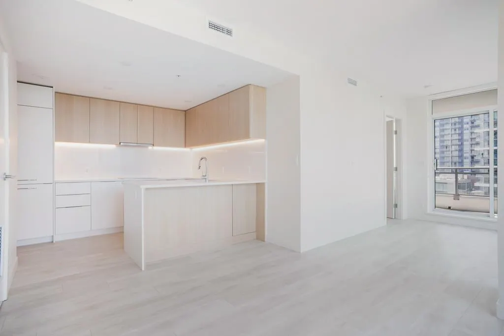 808 13318 104th Street