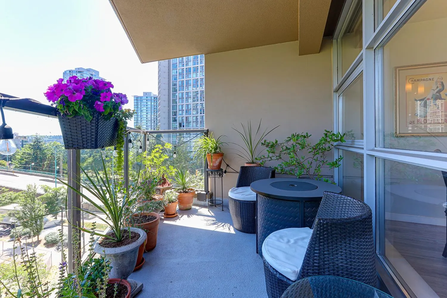 603 989 Beatty Street