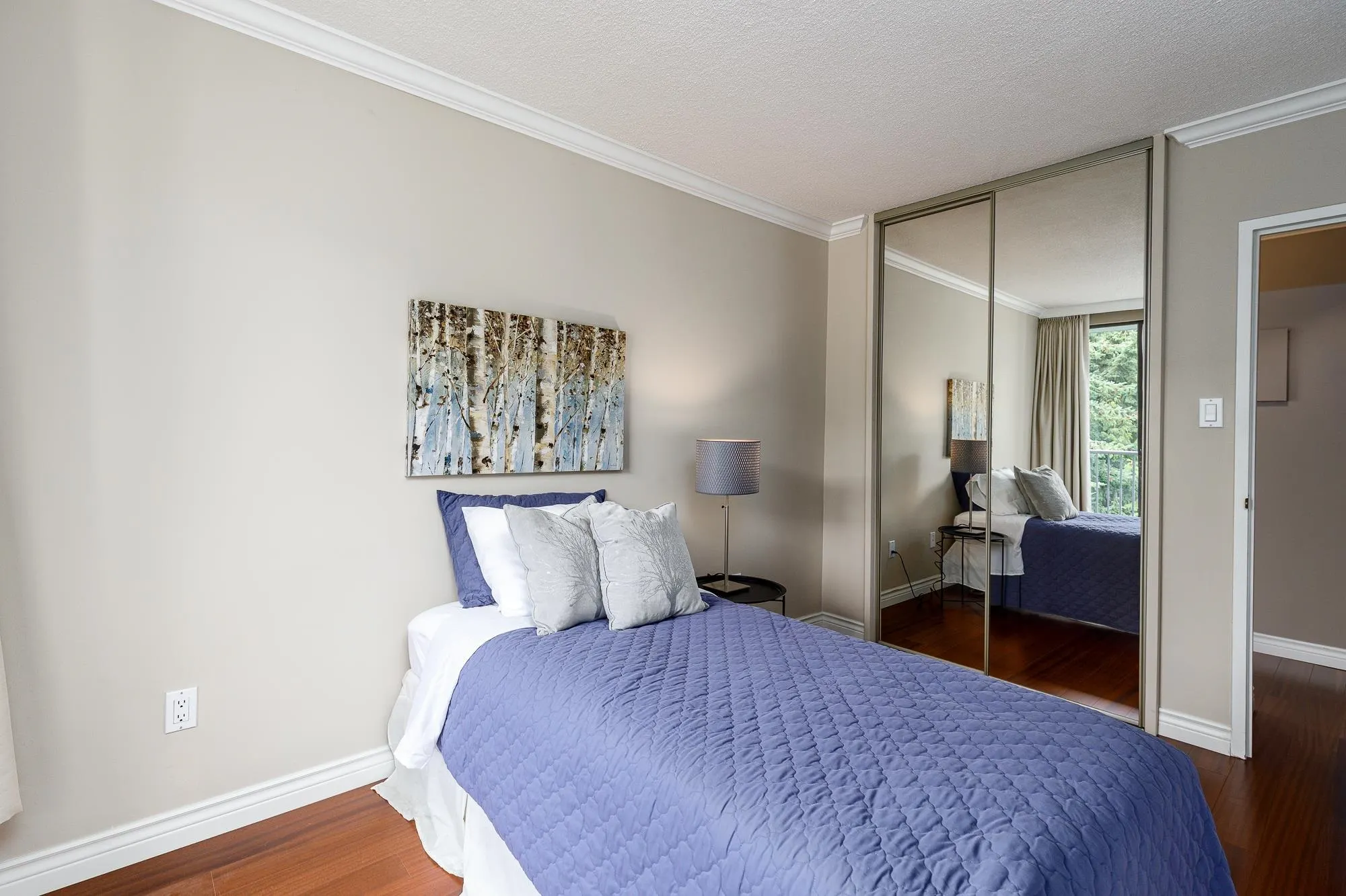 803 1745 Esquimalt Avenue