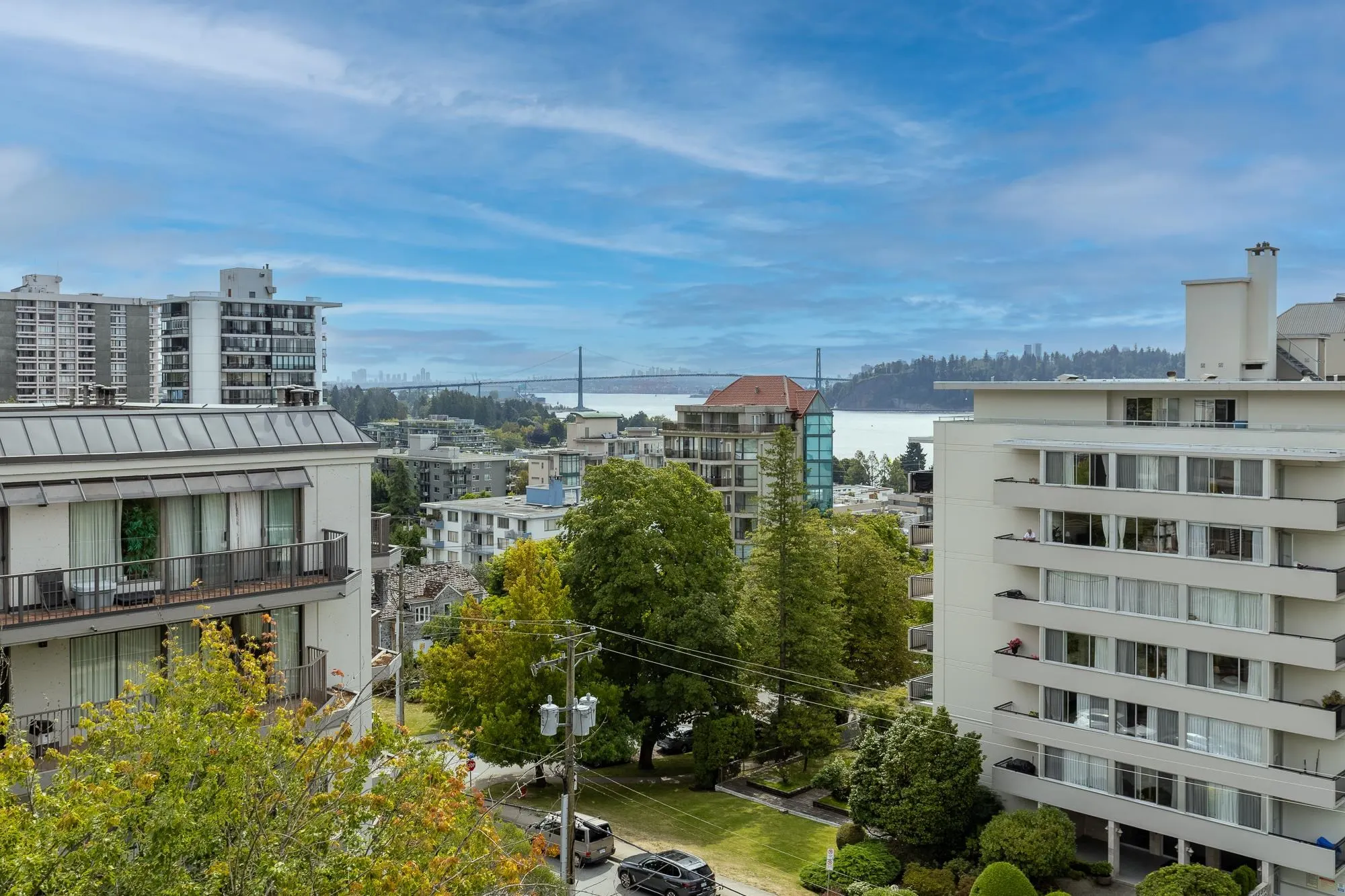 803 1745 Esquimalt Avenue