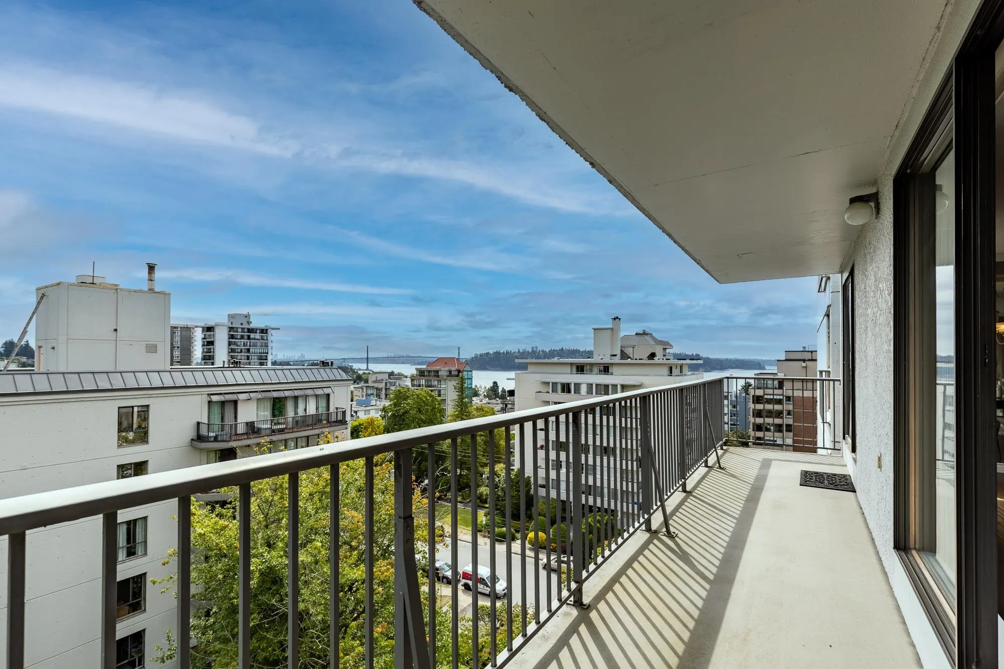 803 1745 Esquimalt Avenue