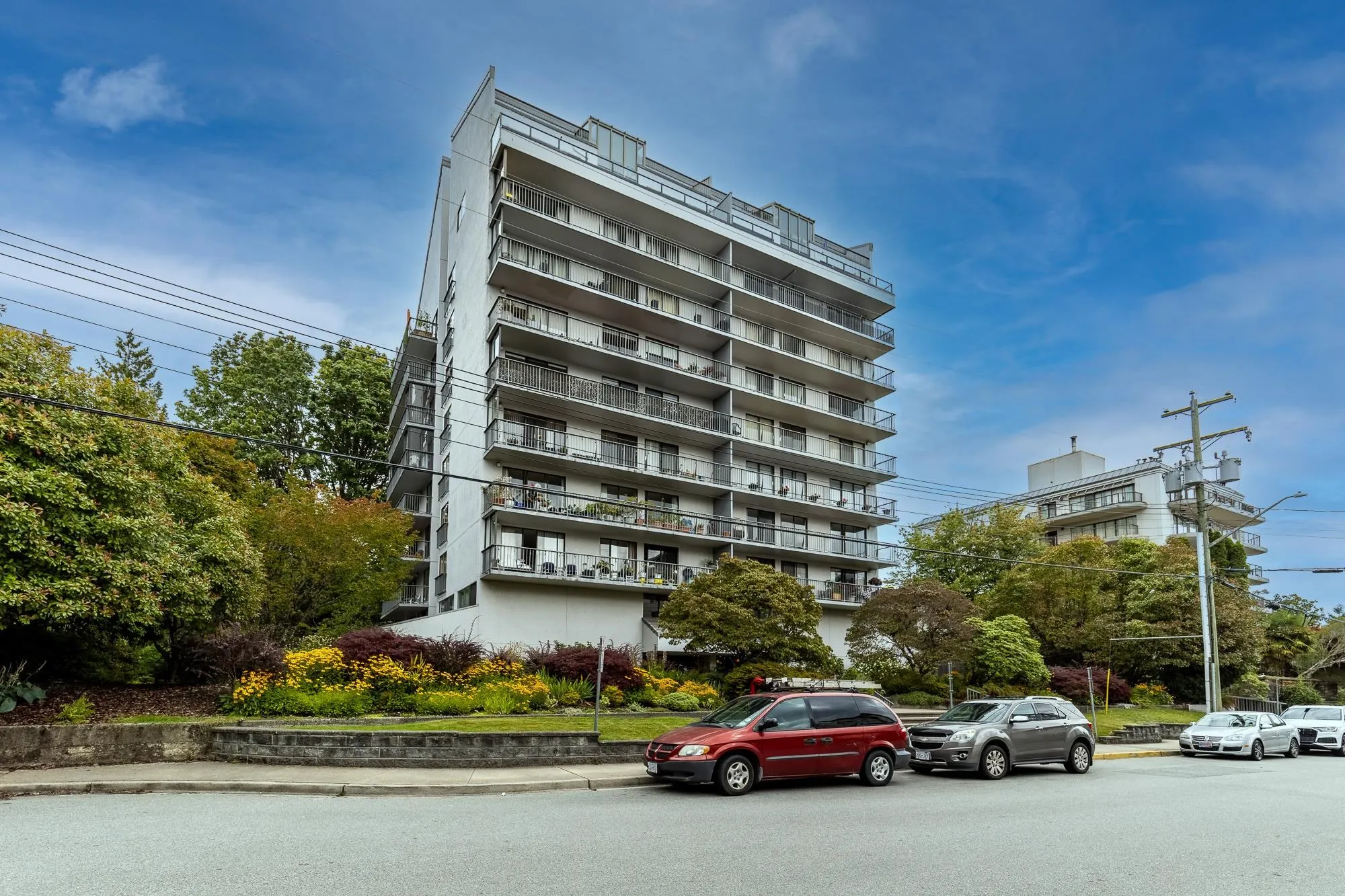 803 1745 Esquimalt Avenue