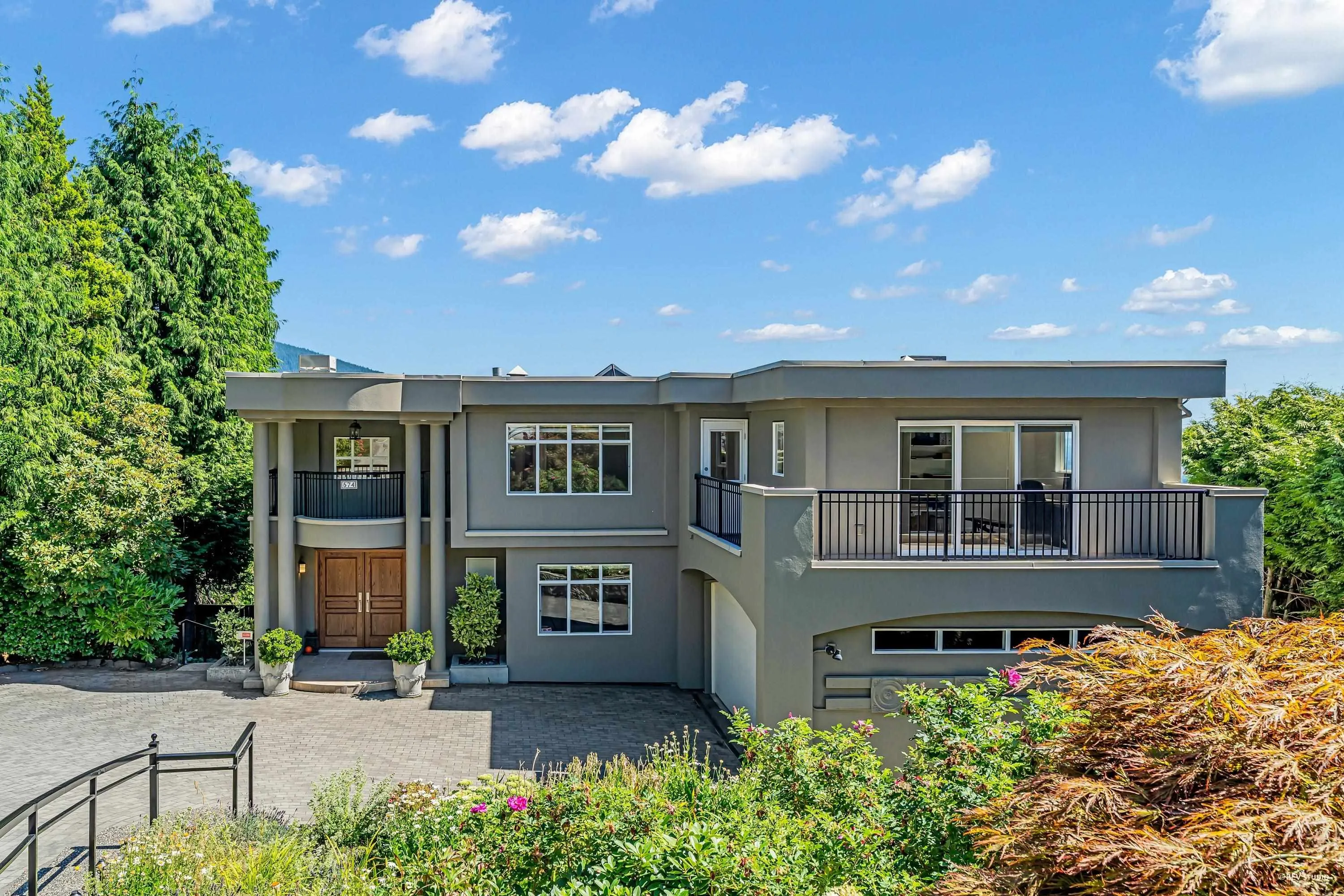 574 St. Andrews Place