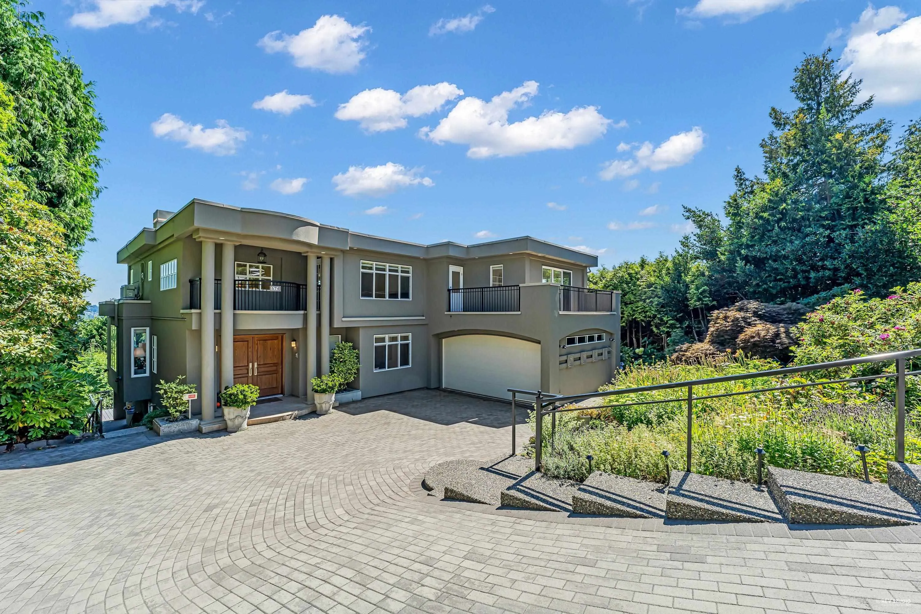 574 St. Andrews Place