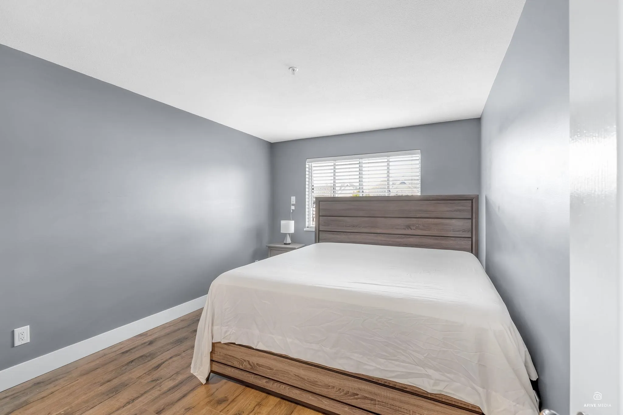 401 33708 King Road