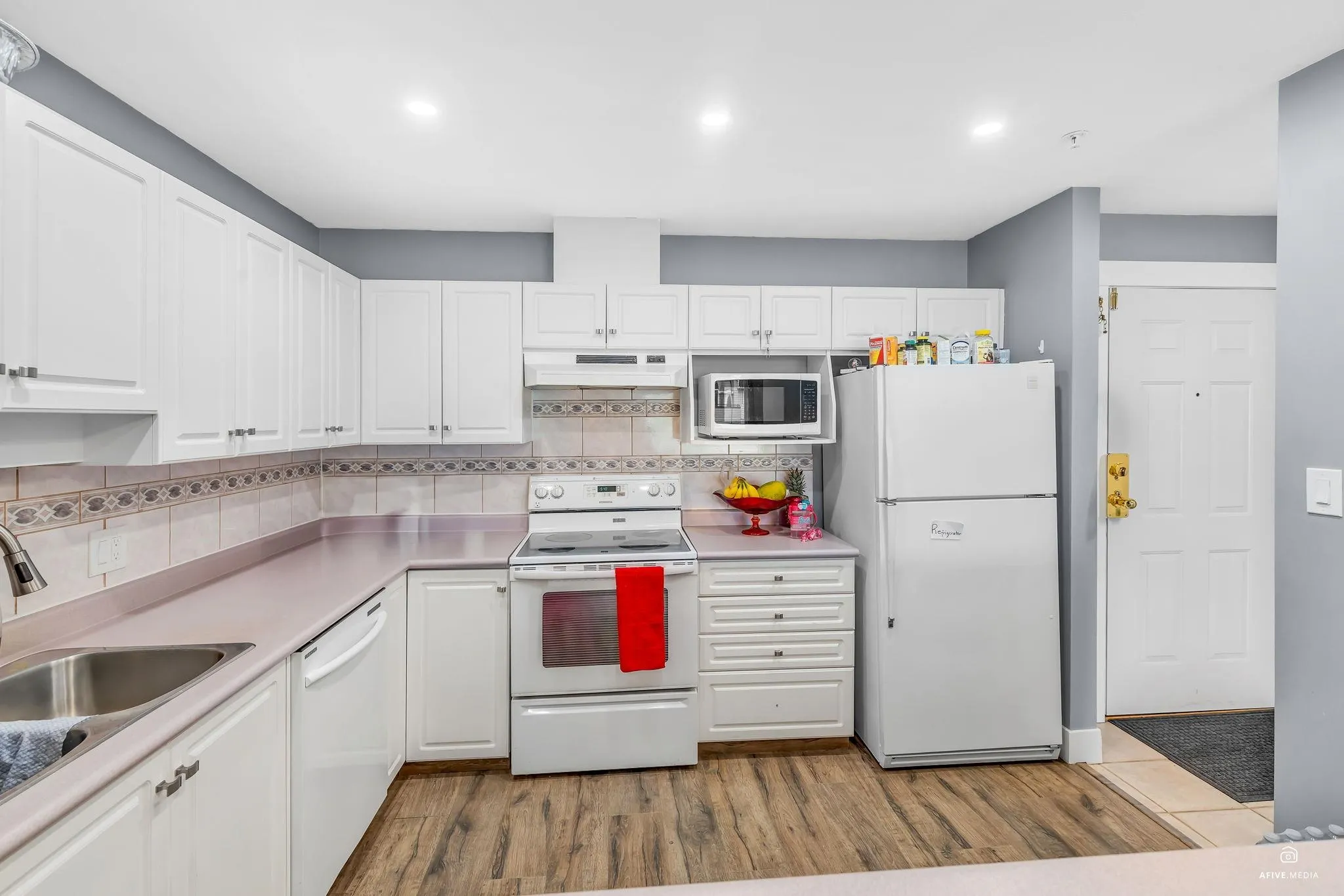 401 33708 King Road