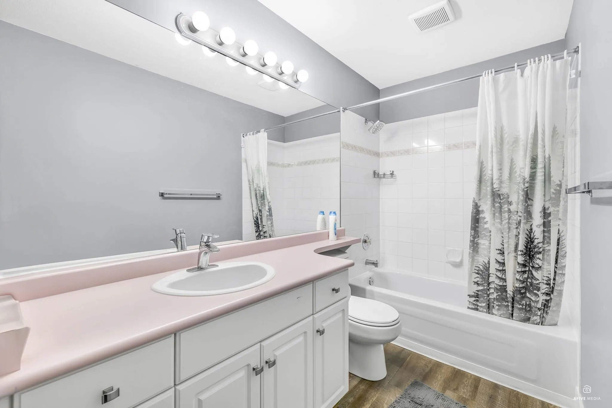 401 33708 King Road