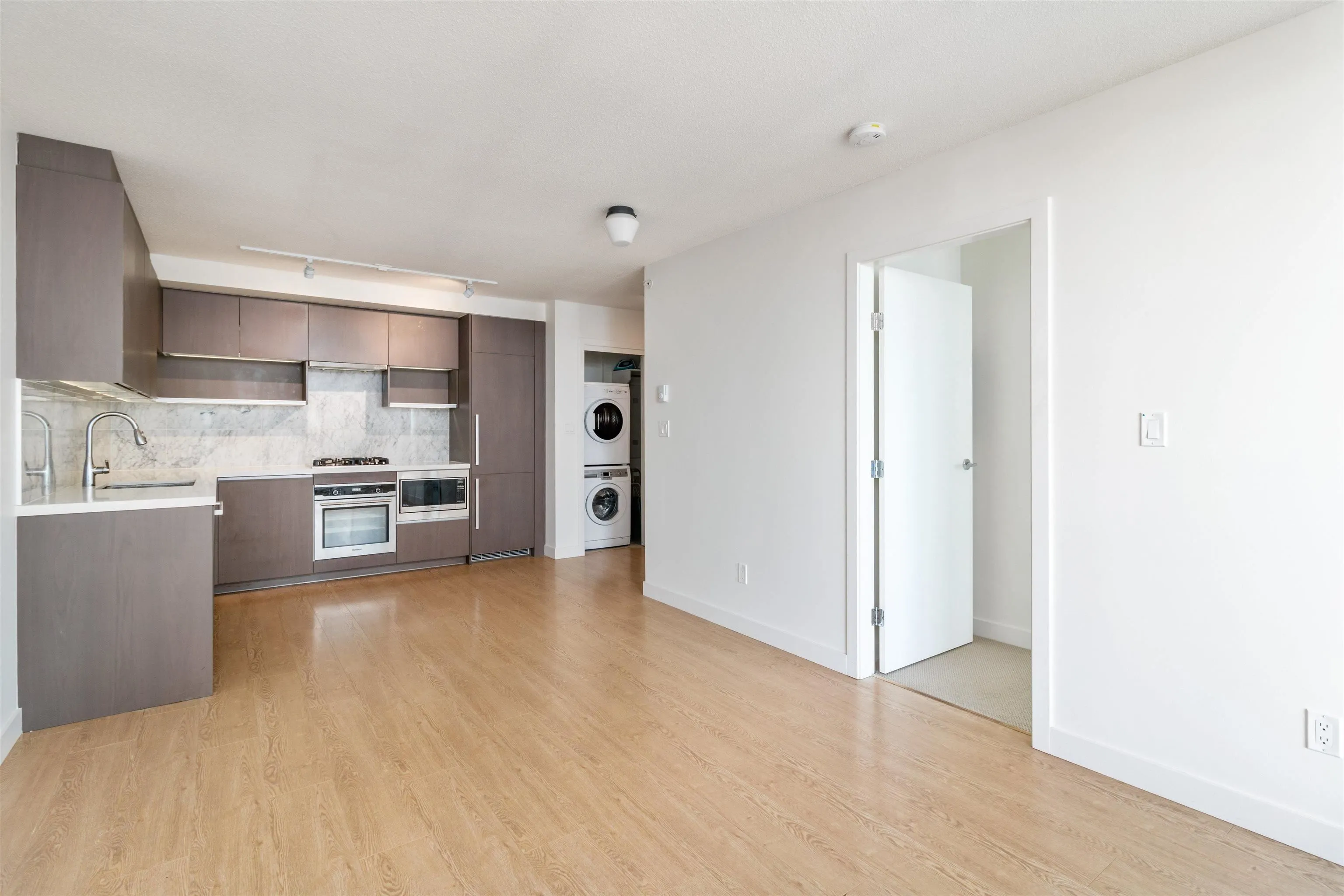 607 13750 100 Avenue