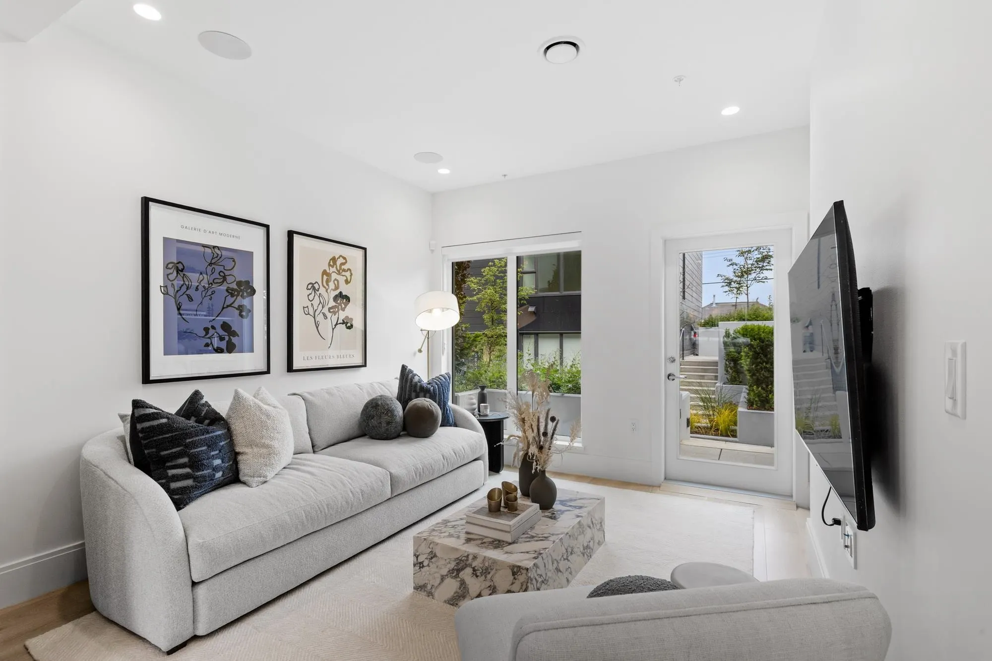555 W 26th Avenue