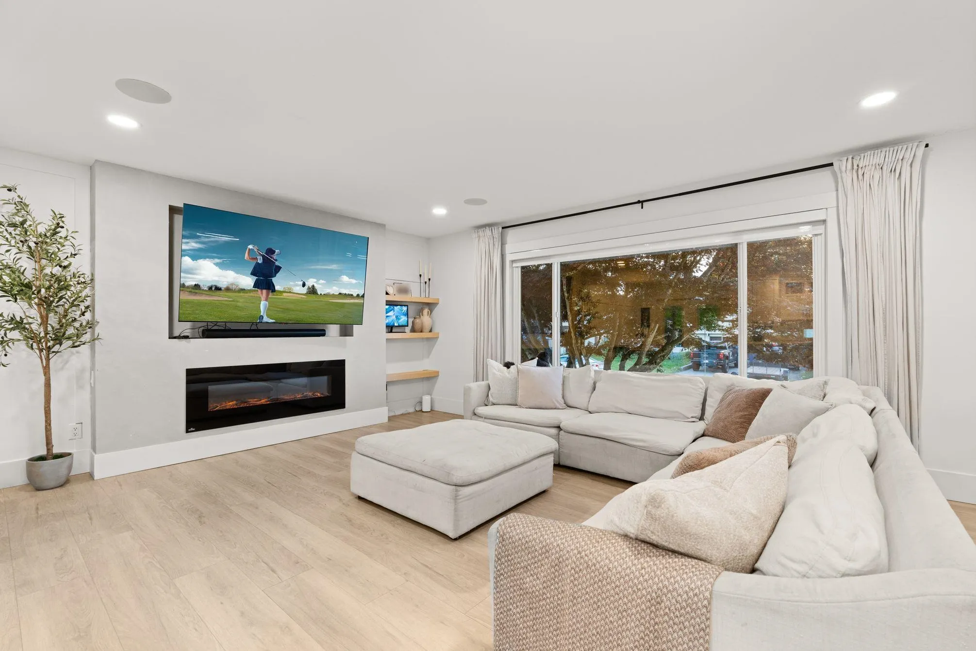 6080 Glengarry Drive