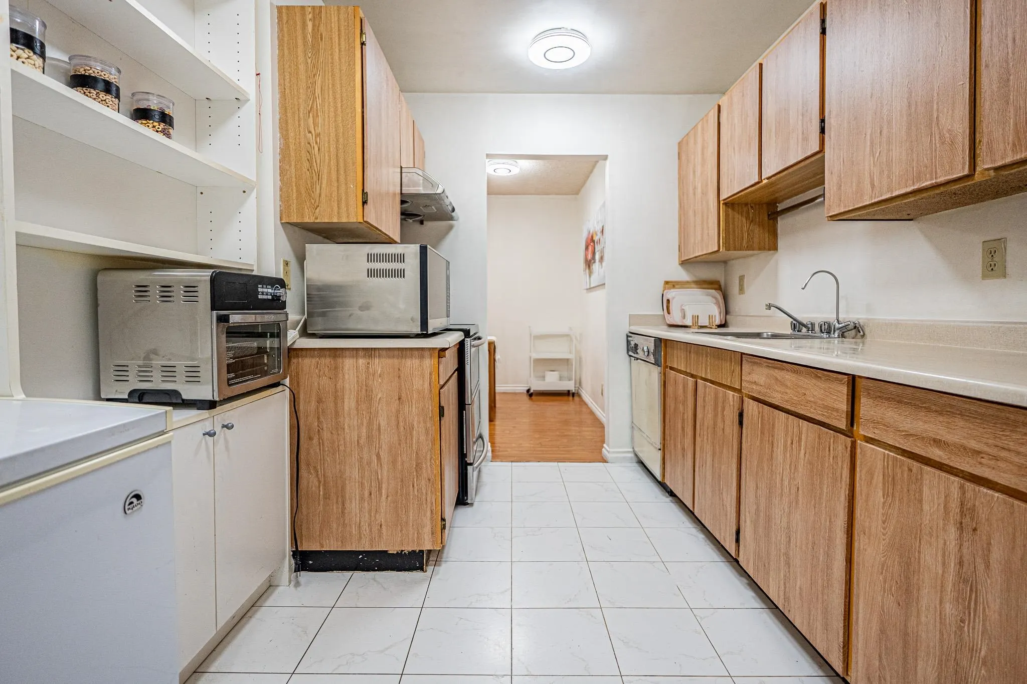 203 5471 Arcadia Road