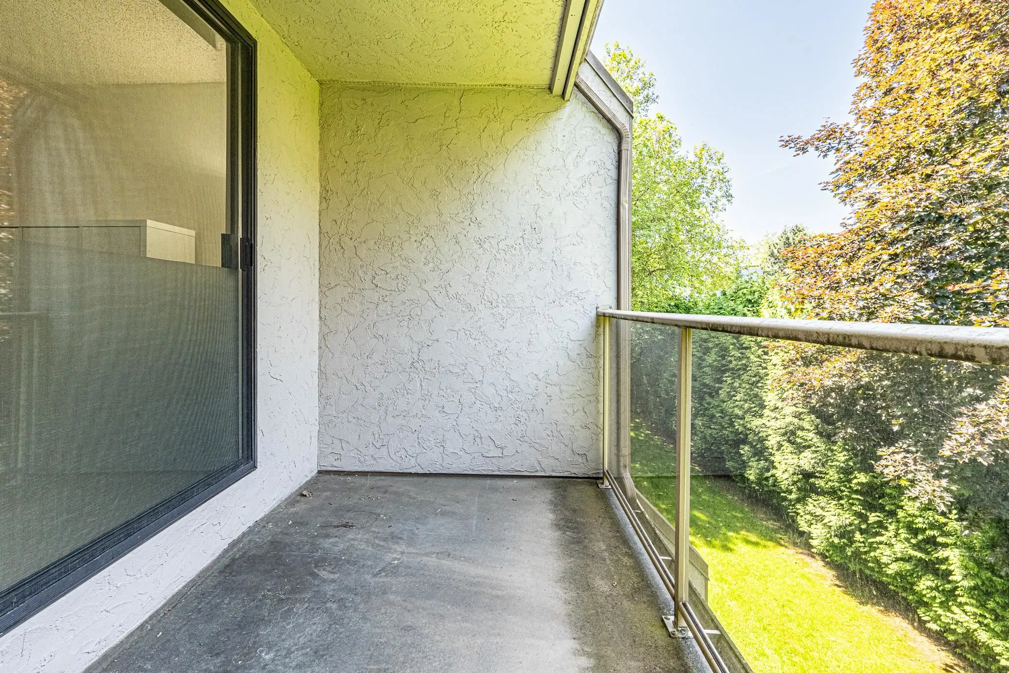 203 5471 Arcadia Road