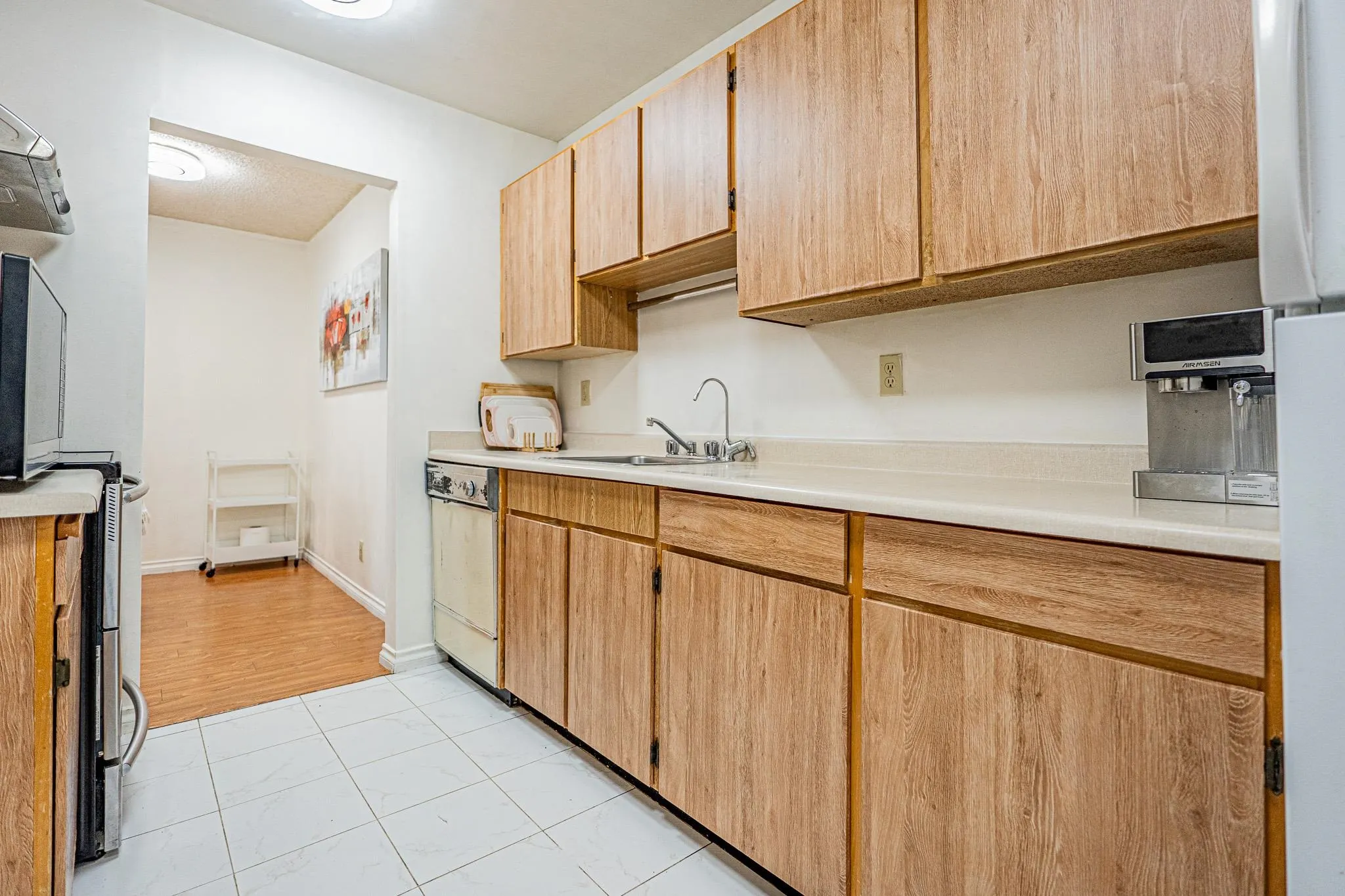 203 5471 Arcadia Road