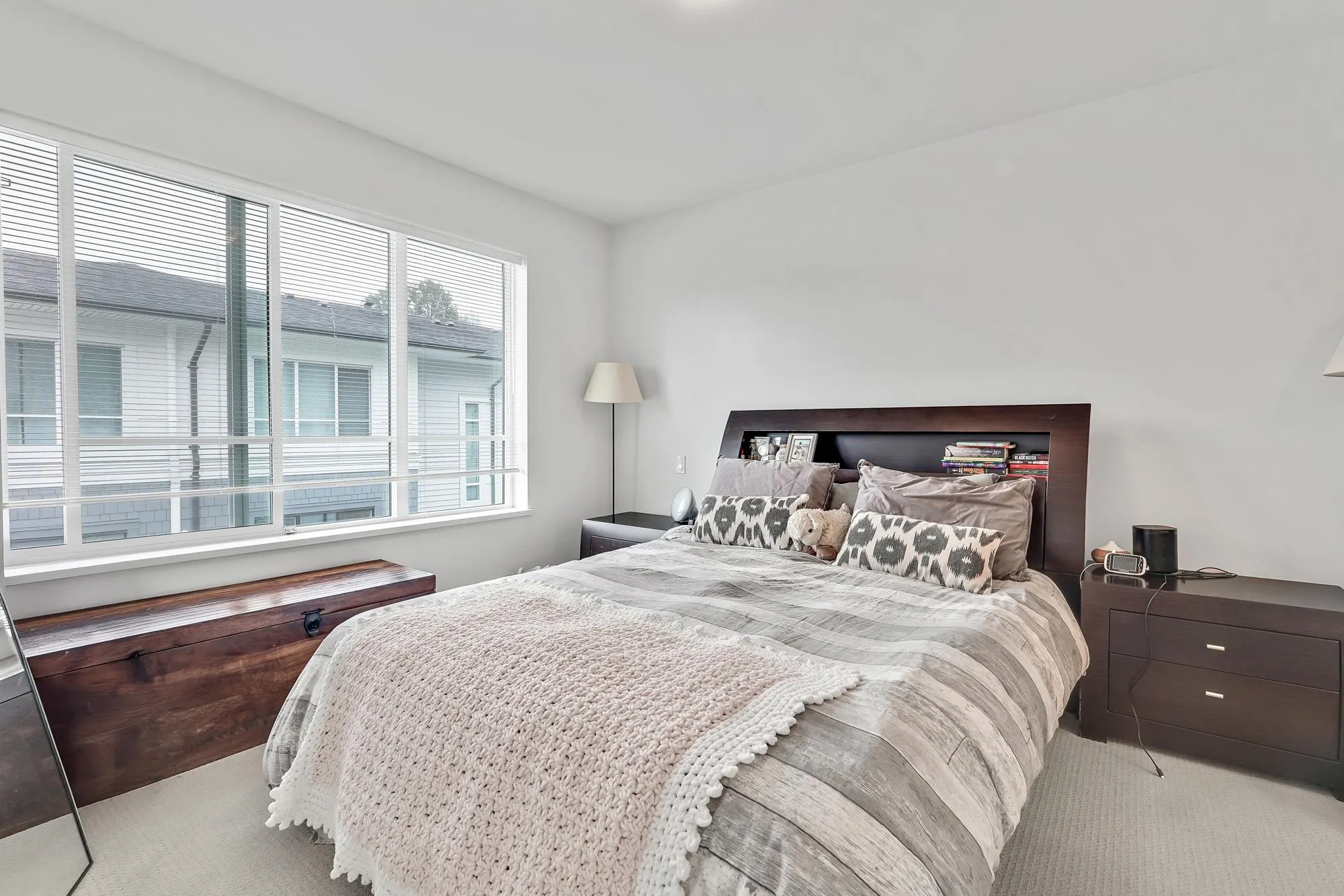 1601 18505 Laurensen Place
