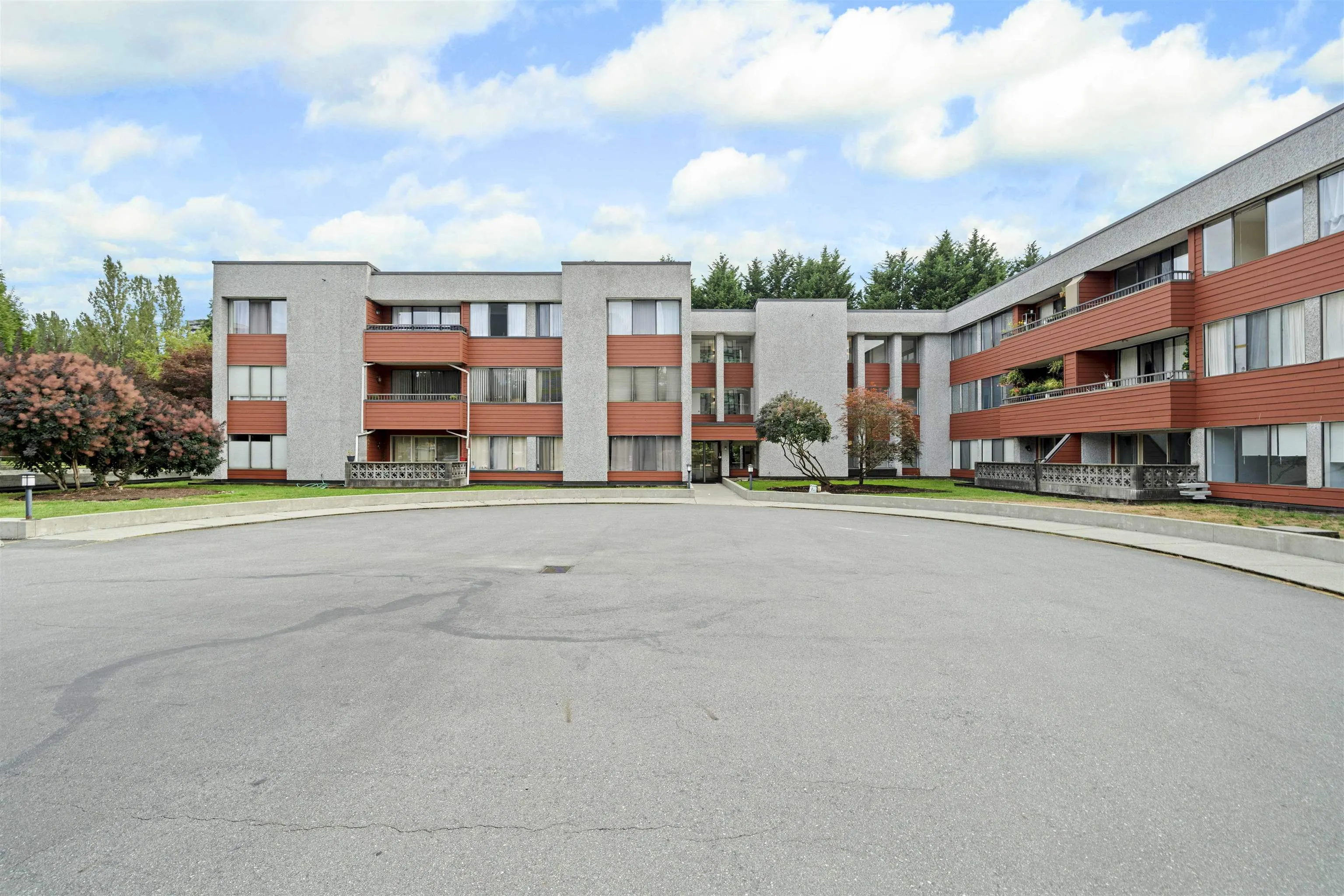 212 9270 Salish Court