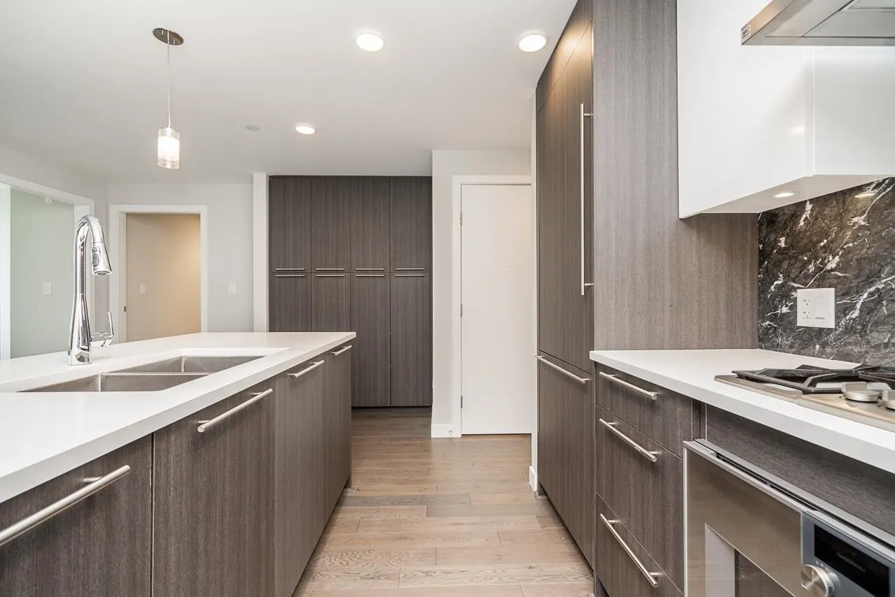 406 4963 Cambie Street