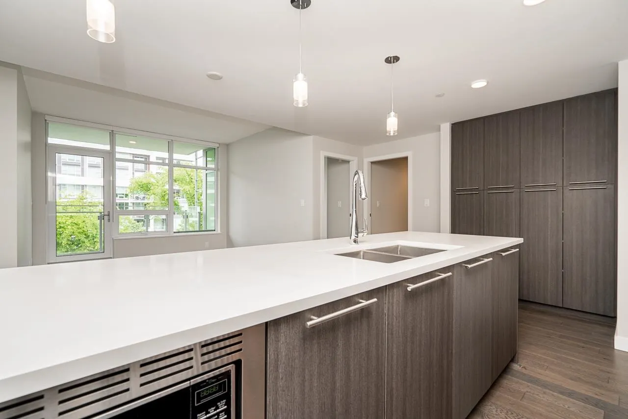 406 4963 Cambie Street