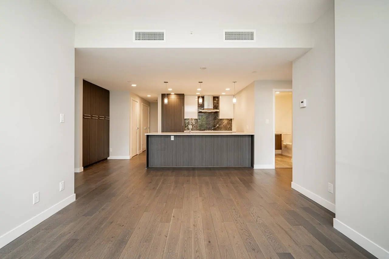 406 4963 Cambie Street