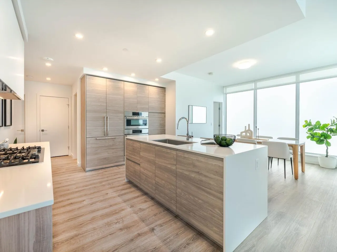 3004 680 Quayside Drive