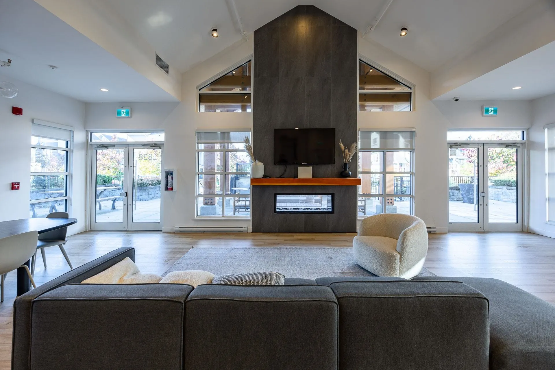 222 1792 Starling Drive