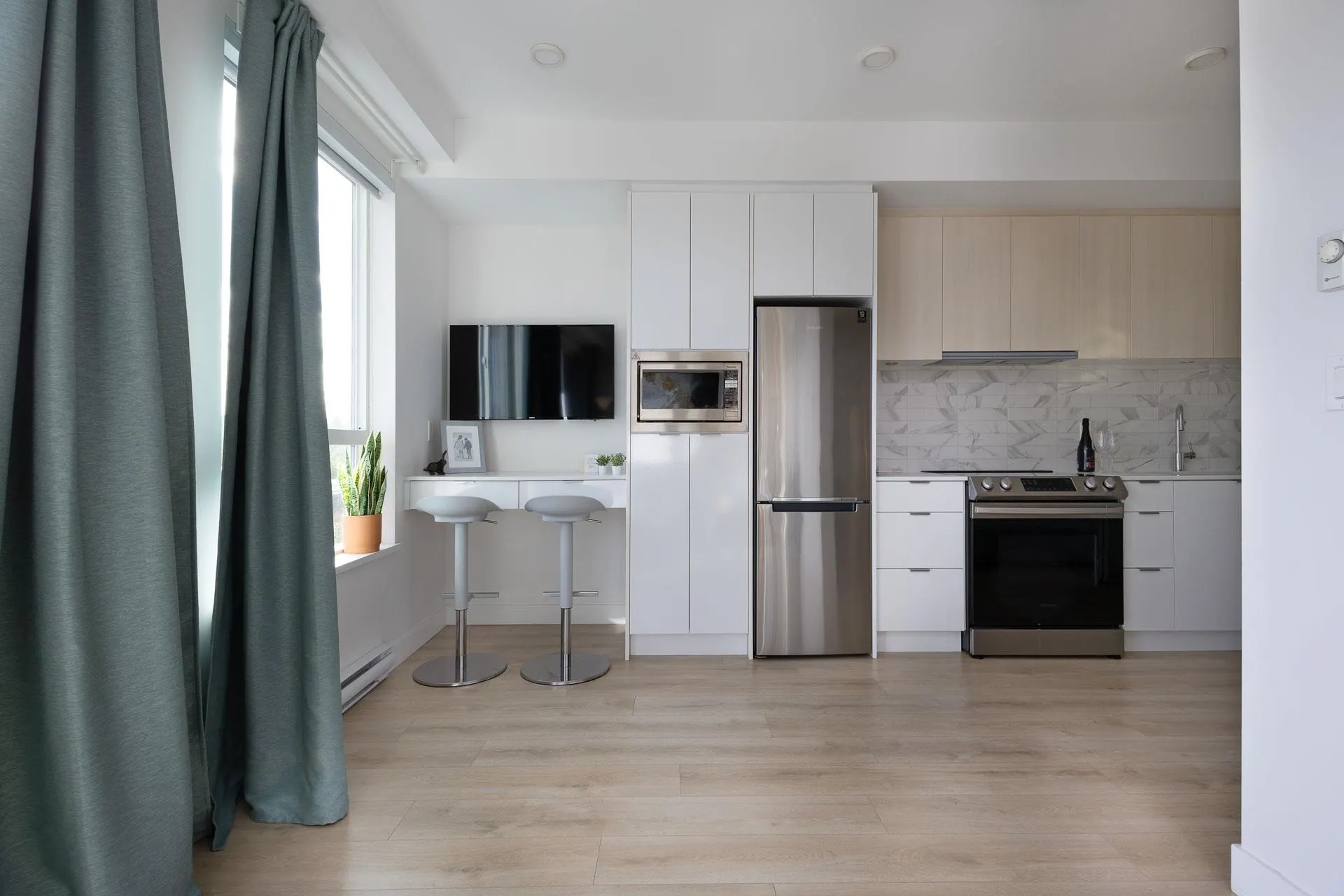 222 1792 Starling Drive