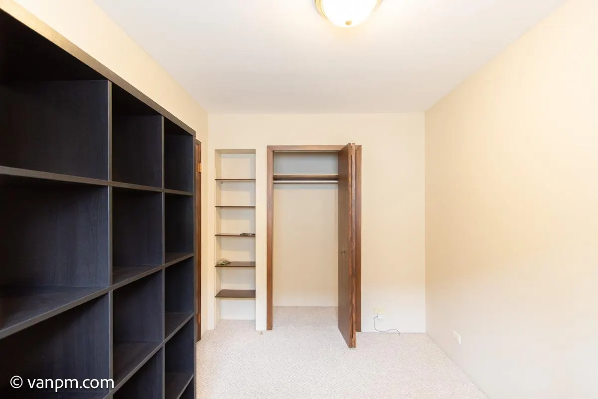 32XX William Street