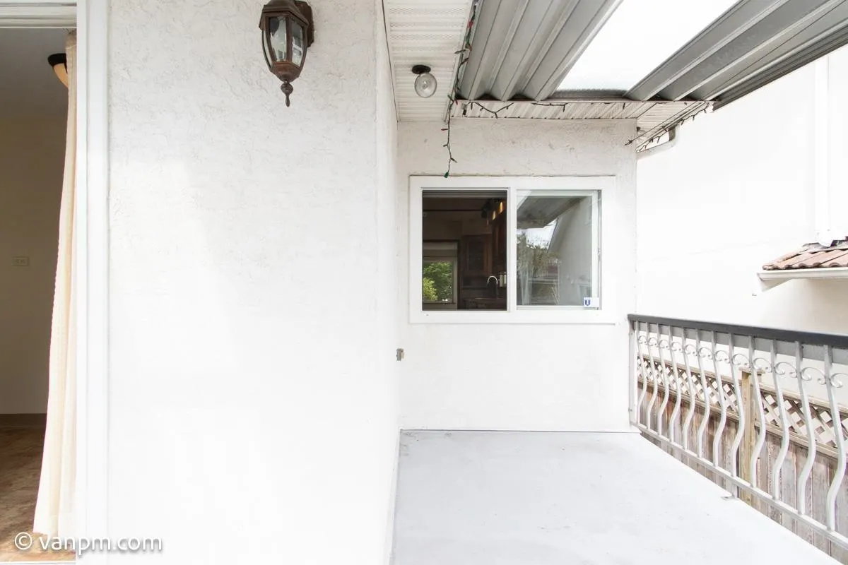 32XX William Street