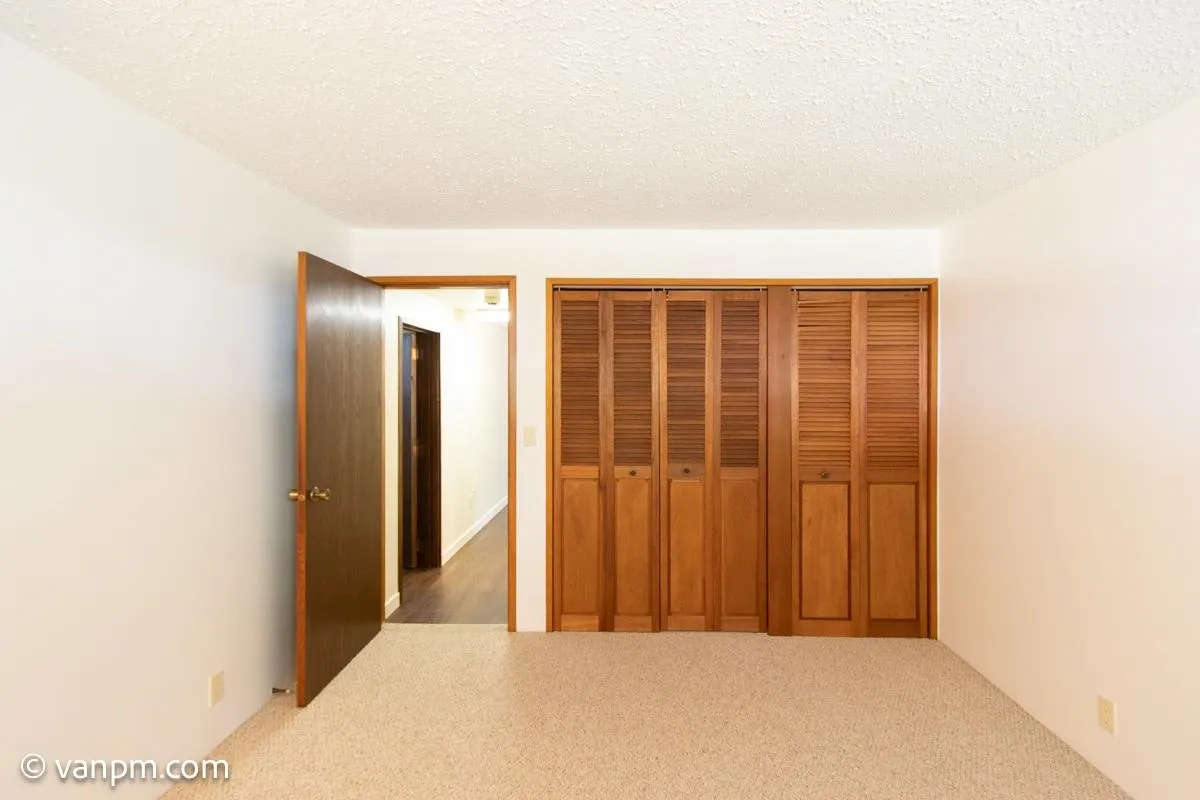 32XX William Street