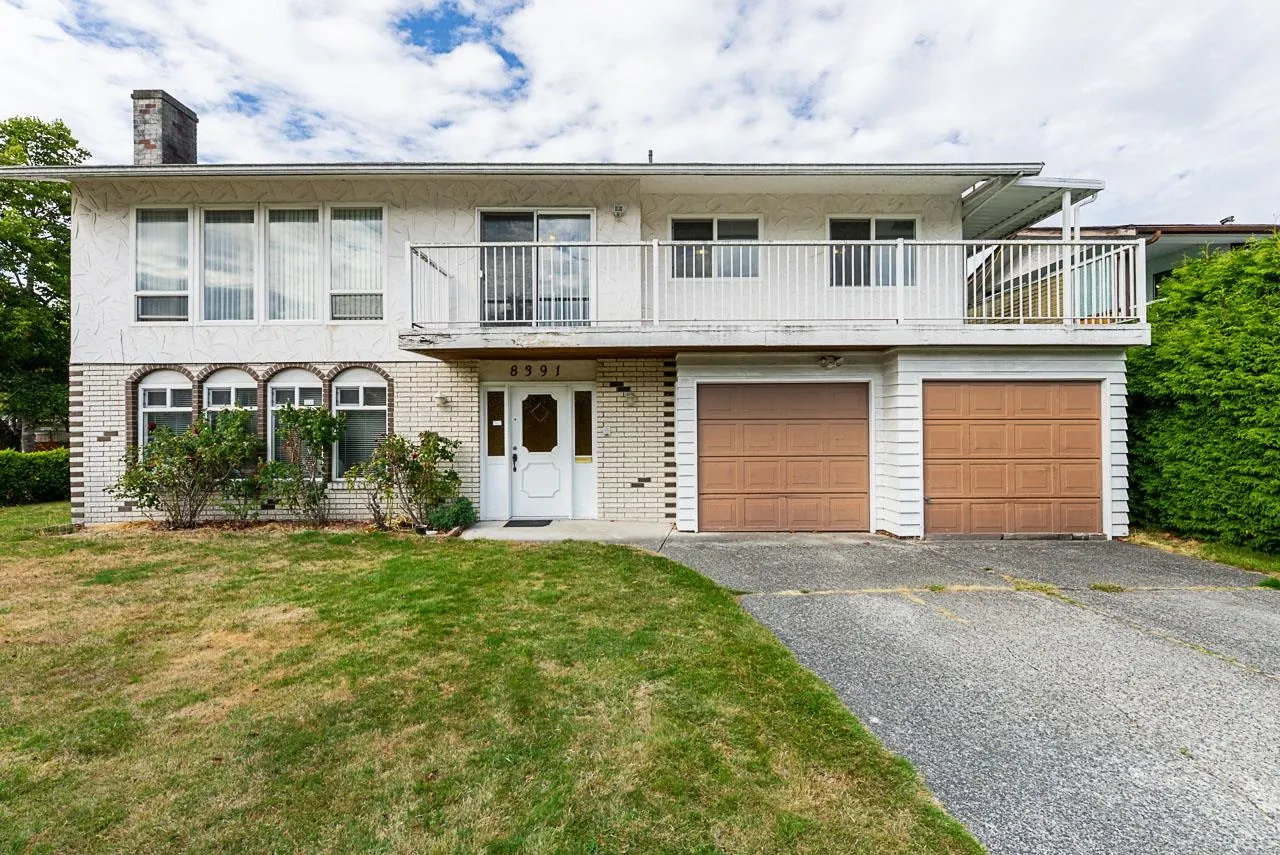 8391 Rideau Drive
