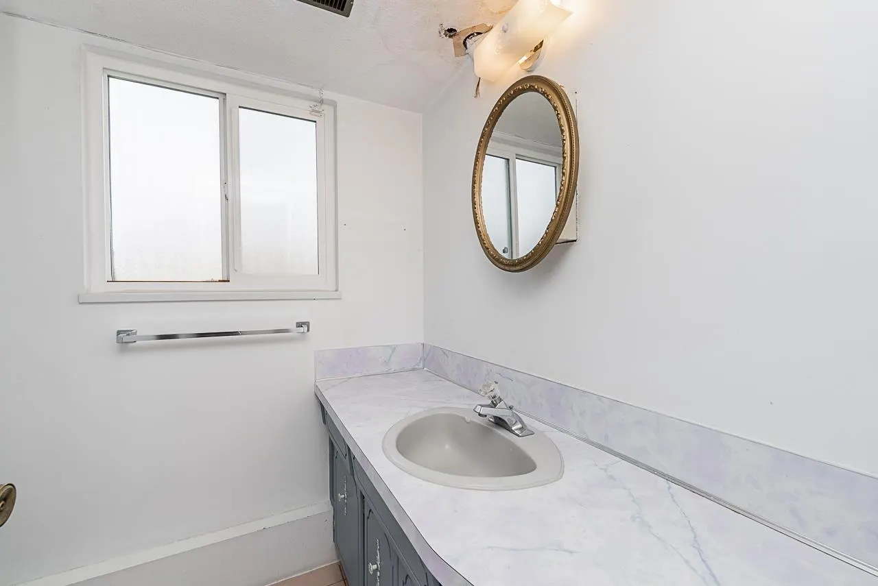 8391 Rideau Drive