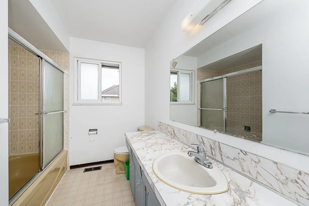 8391 Rideau Drive