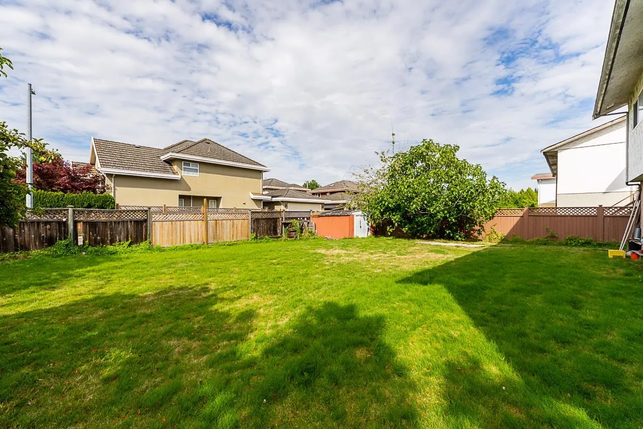 8391 Rideau Drive