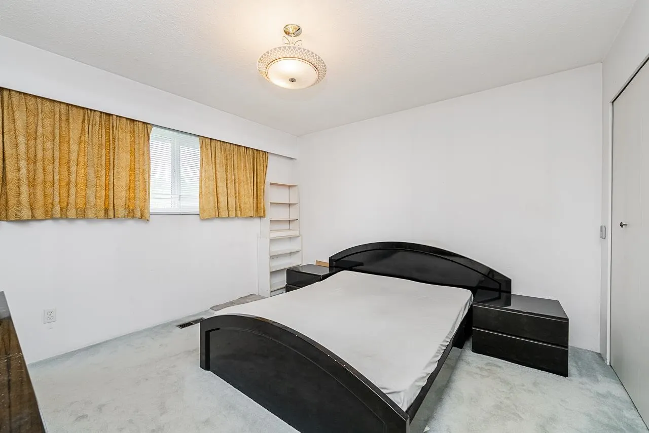 8391 Rideau Drive