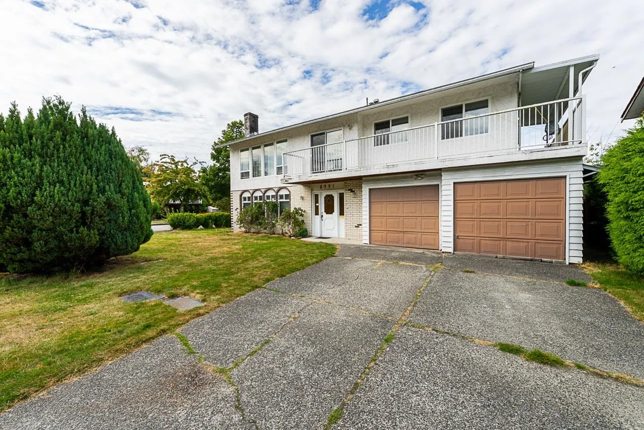 8391 Rideau Drive
