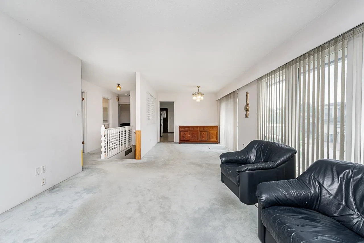 8391 Rideau Drive