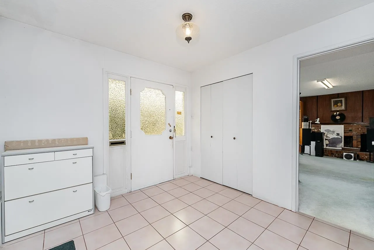 8391 Rideau Drive