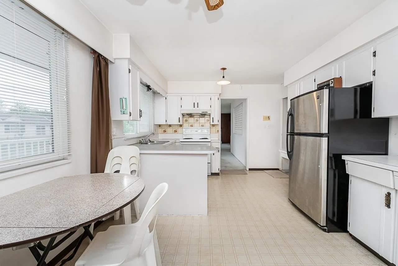 8391 Rideau Drive