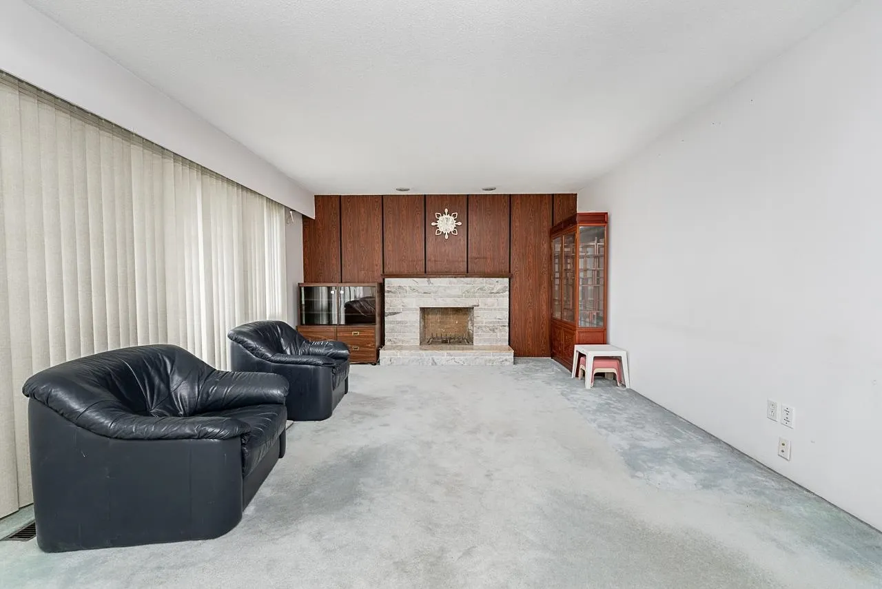 8391 Rideau Drive