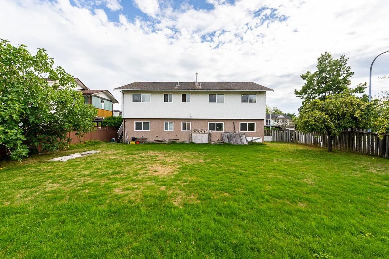 8391 Rideau Drive