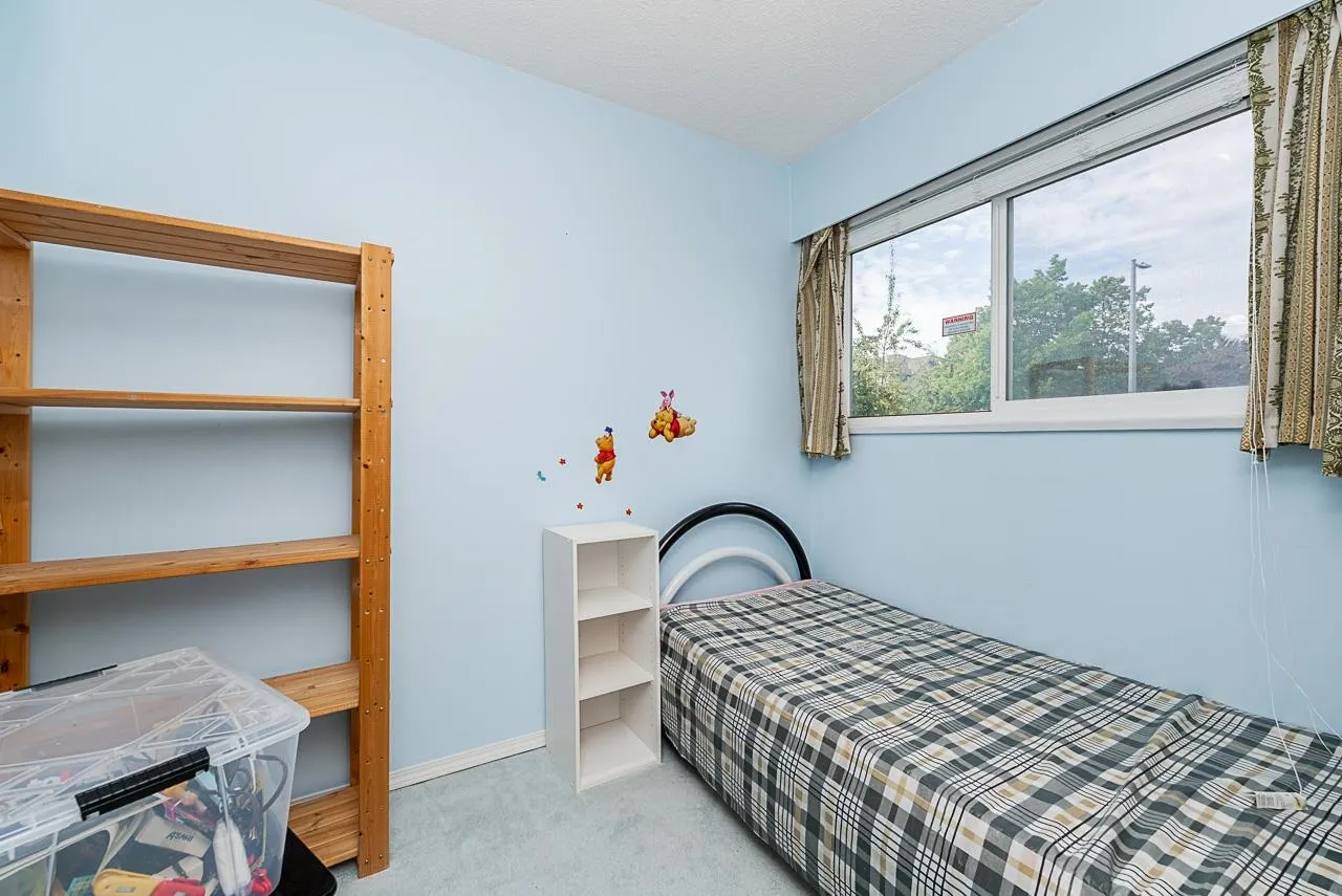 8391 Rideau Drive
