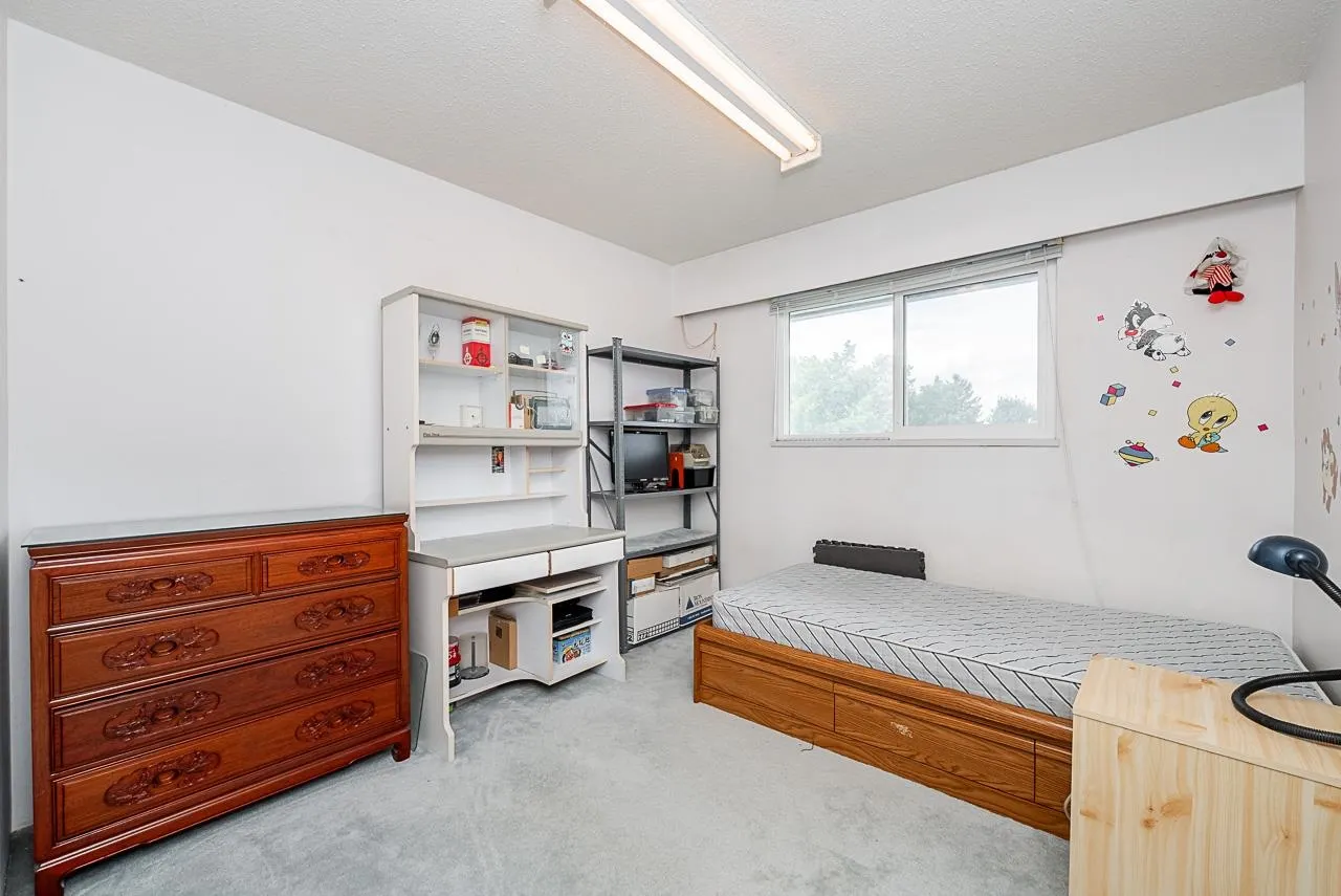 8391 Rideau Drive