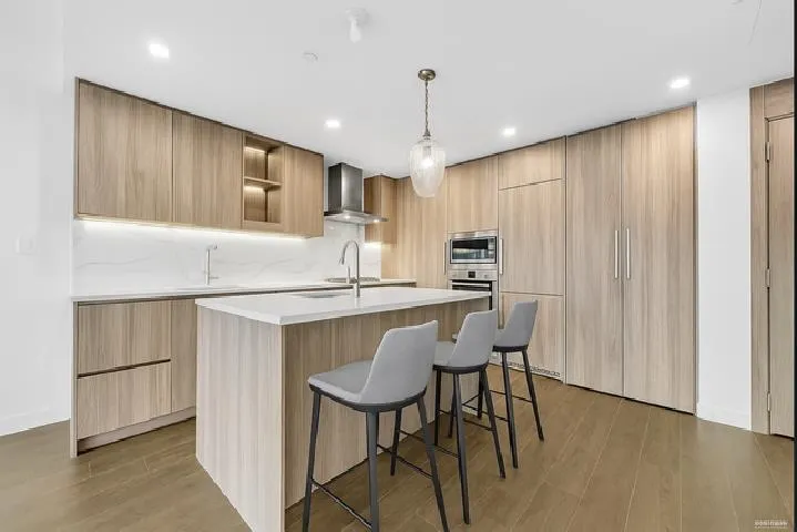 3504 13768 100 Avenue