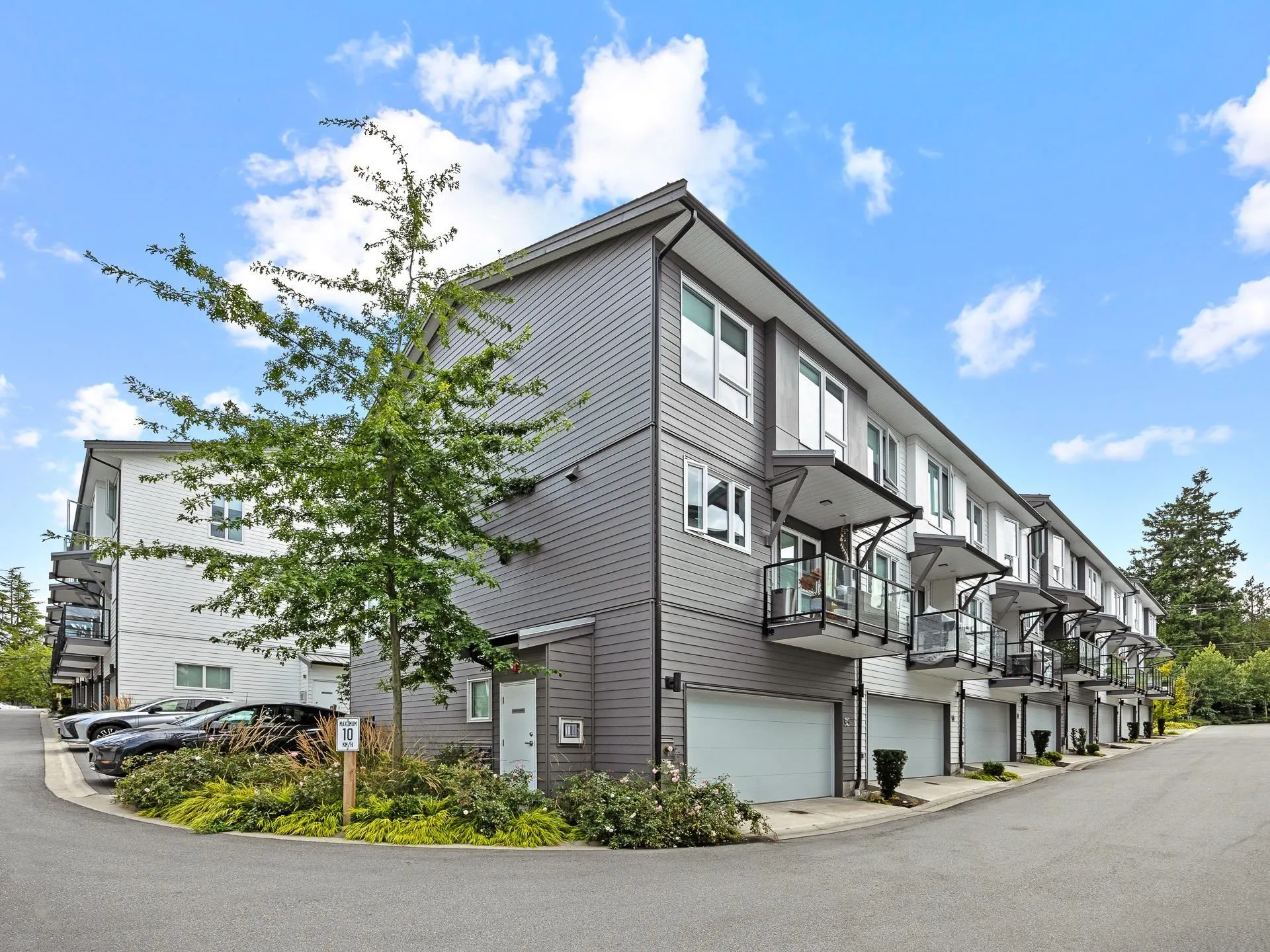 21 15030 28 Avenue