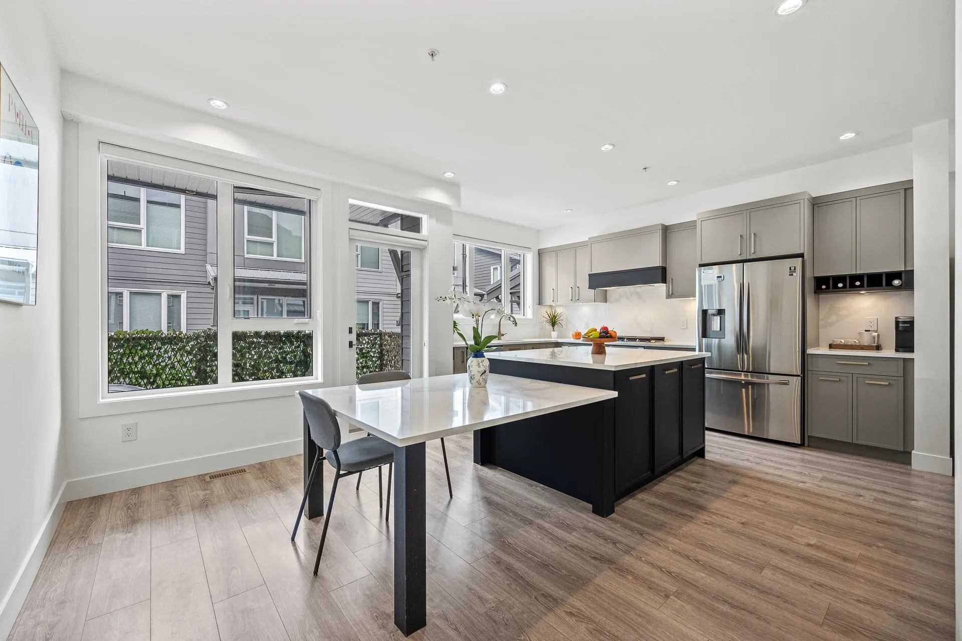 21 15030 28 Avenue