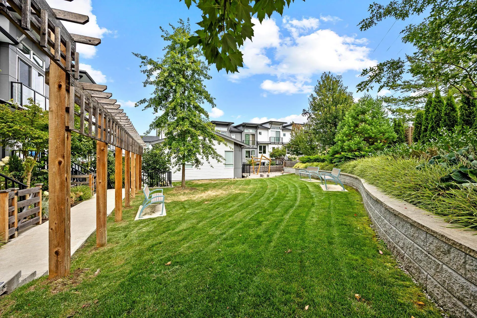 21 15030 28 Avenue